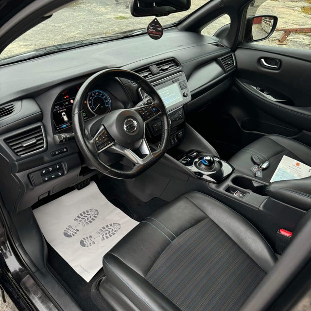 2018 NISSAN LEAF - 22