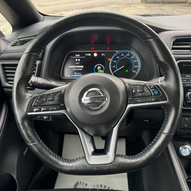 2018 NISSAN LEAF - 35
