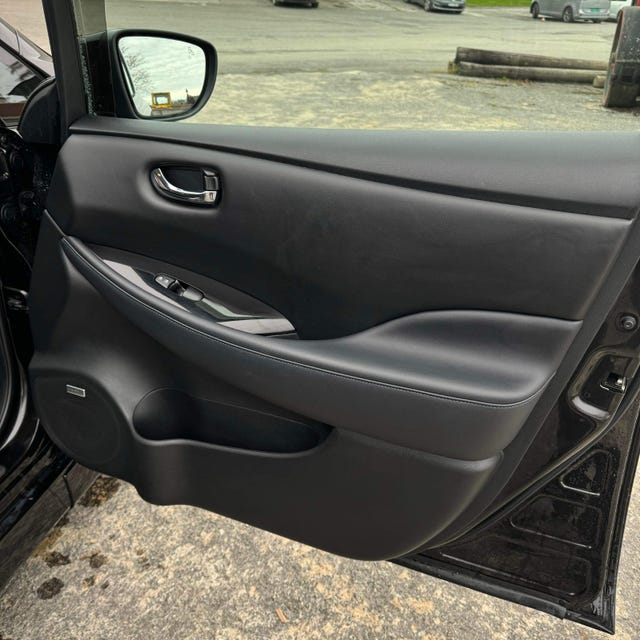 2018 NISSAN LEAF - 24