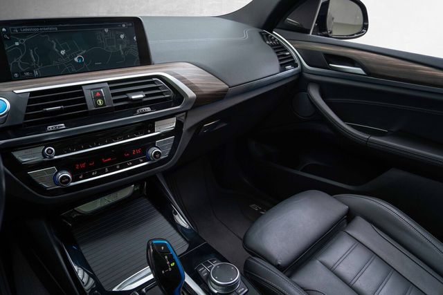 2021 BMW IX3 - 13