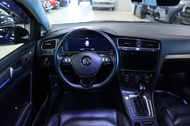 2019 VOLKSWAGEN GOLF - 11