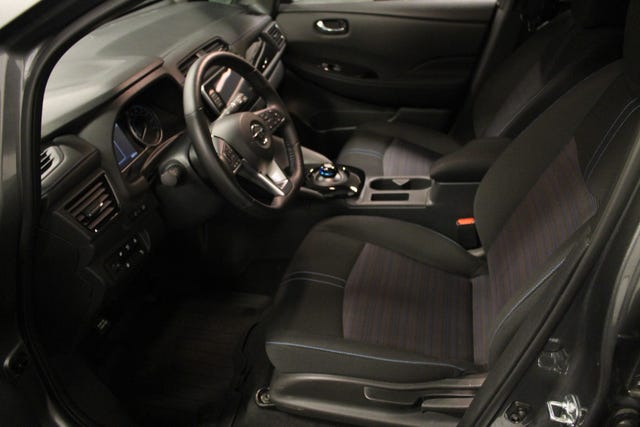 2022 NISSAN LEAF - 9