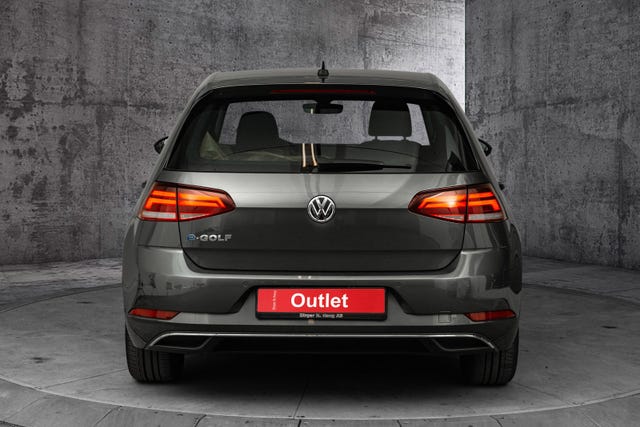 WVWZZZAUZJW906074 2018 VOLKSWAGEN GOLF-2