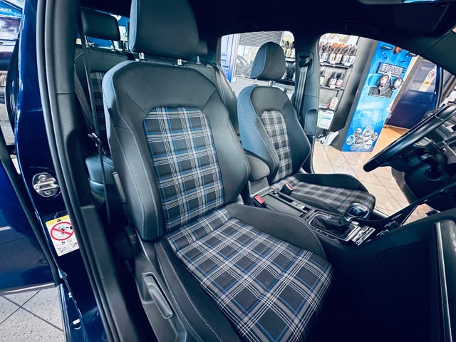 2019 VOLKSWAGEN GOLF - 32