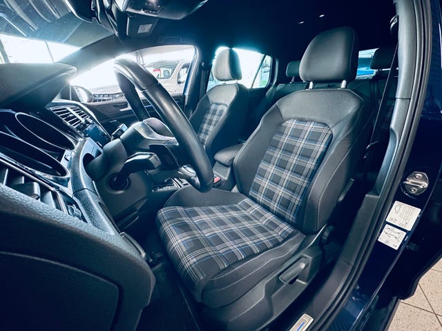 2019 VOLKSWAGEN GOLF - 11