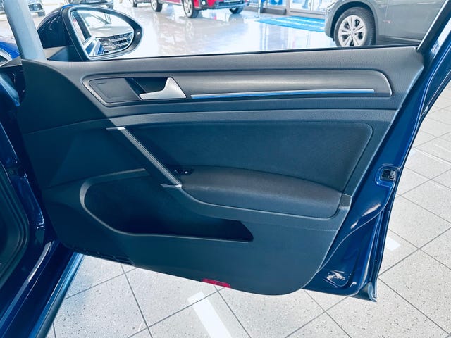 2019 VOLKSWAGEN GOLF - 31