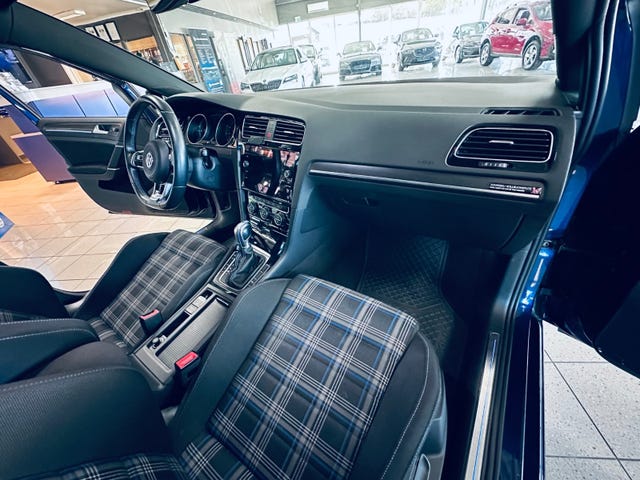 2019 VOLKSWAGEN GOLF - 33
