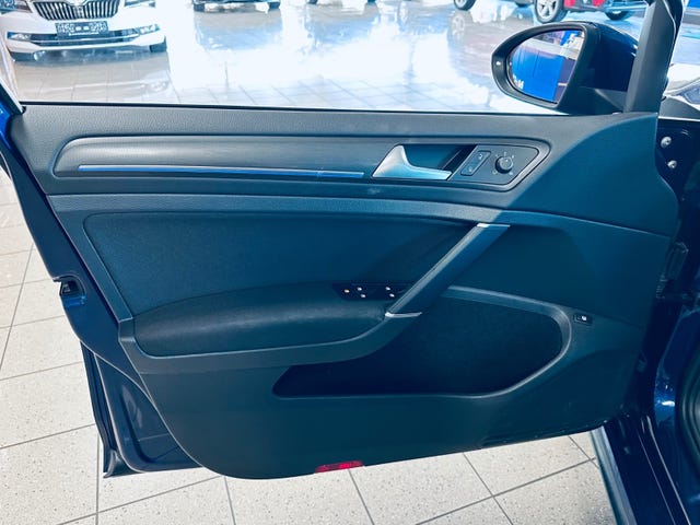 2019 VOLKSWAGEN GOLF - 10