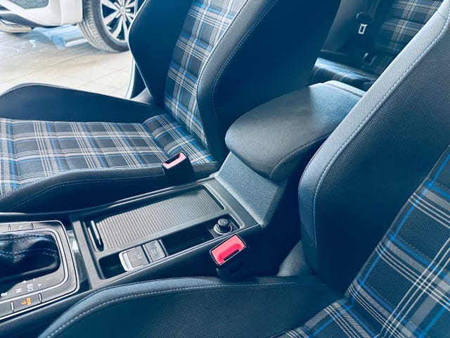 2019 VOLKSWAGEN GOLF - 18