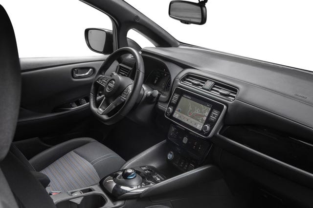 2022 NISSAN LEAF - 24