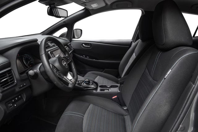 2022 NISSAN LEAF - 10