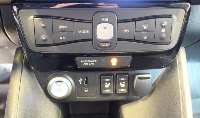 2018 NISSAN LEAF - 17