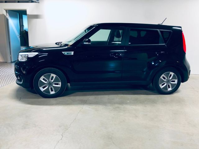 KNAJX81EFK7039412 2019 KIA SOUL-2