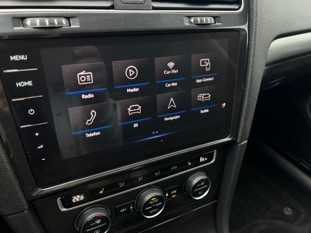 2018 VOLKSWAGEN GOLF - 23