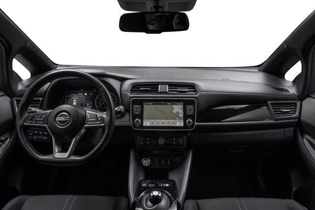 2022 NISSAN LEAF - 13