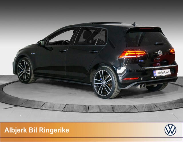 WVWZZZAUZJW803975 2018 VOLKSWAGEN GOLF-2