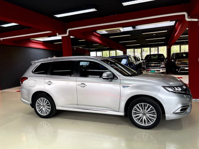 2020 MITSUBISHI OUTLANDER - 9