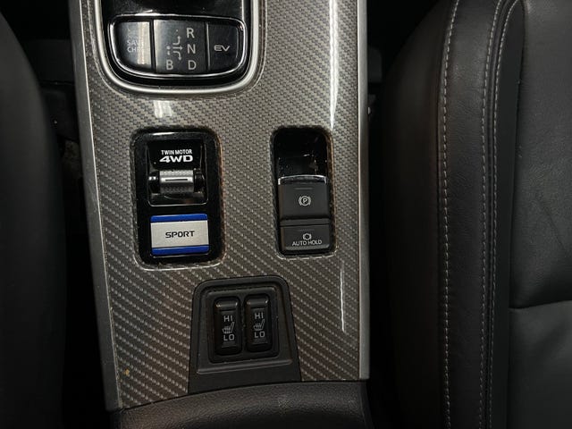 2020 MITSUBISHI OUTLANDER - 24
