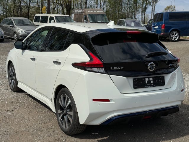 SJNFAAZE1U0123081 2021 NISSAN LEAF-2