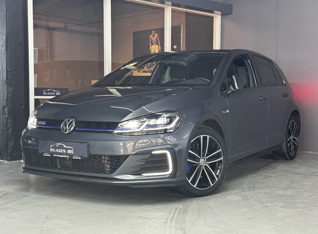 WVWZZZAUZJW804049 2018 VOLKSWAGEN GOLF-1
