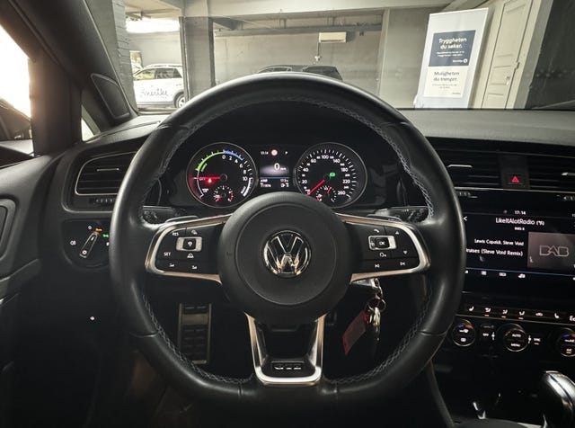 2018 VOLKSWAGEN GOLF - 26