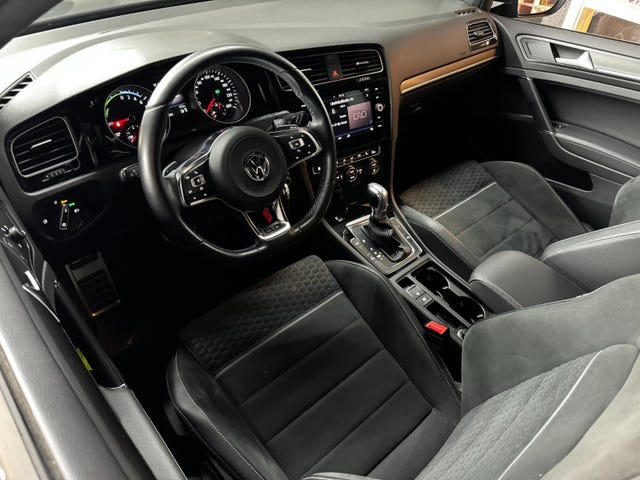 2018 VOLKSWAGEN GOLF - 21