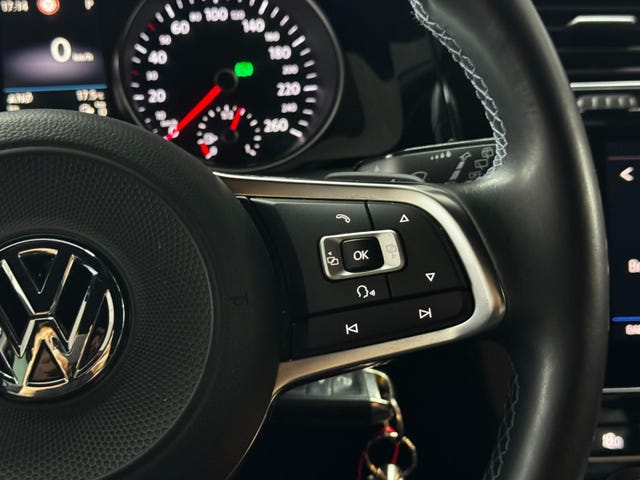 2018 VOLKSWAGEN GOLF - 28