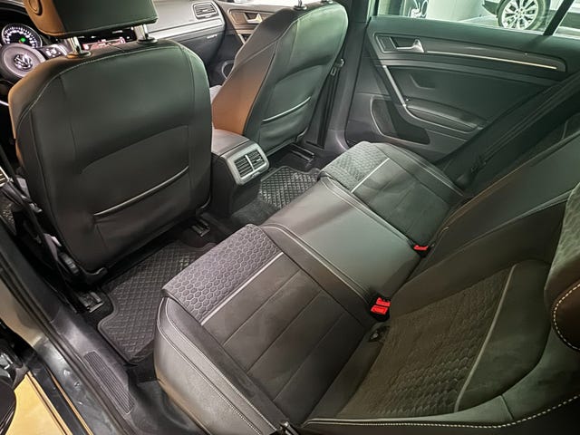 2018 VOLKSWAGEN GOLF - 18