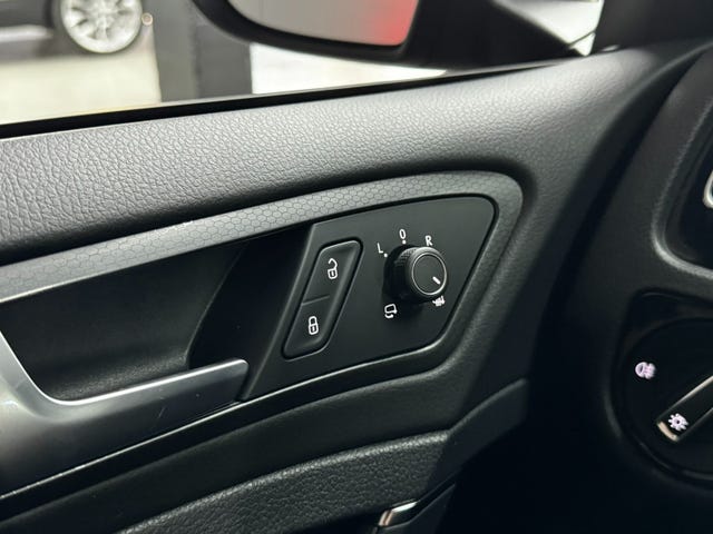 2018 VOLKSWAGEN GOLF - 24