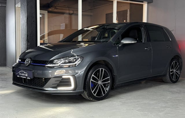 WVWZZZAUZJW804049 2018 VOLKSWAGEN GOLF-3