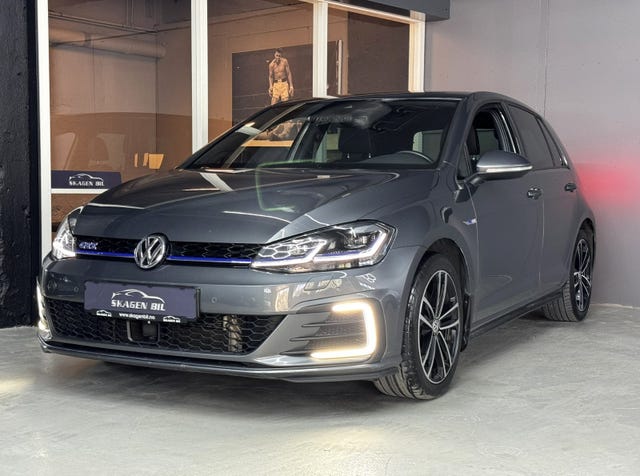 WVWZZZAUZJW804049 2018 VOLKSWAGEN GOLF-2