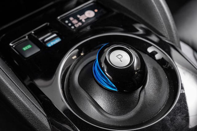 2021 NISSAN LEAF - 32