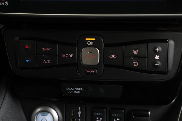 2021 NISSAN LEAF - 17
