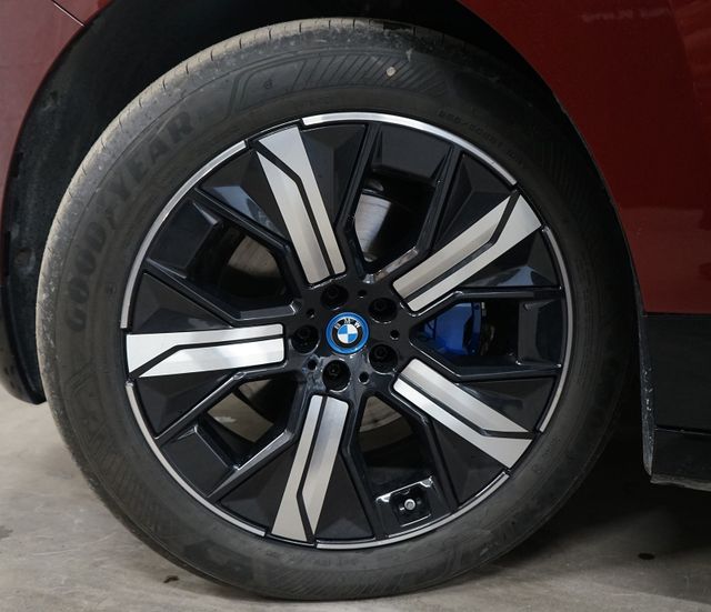 2022 BMW IX XDRIVE 40 - 9