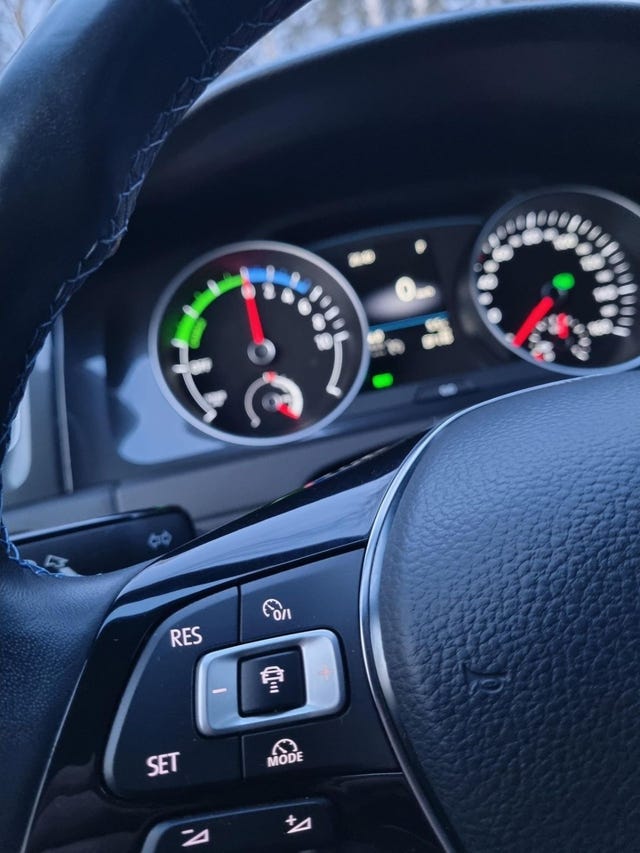 2018 VOLKSWAGEN GOLF - 30