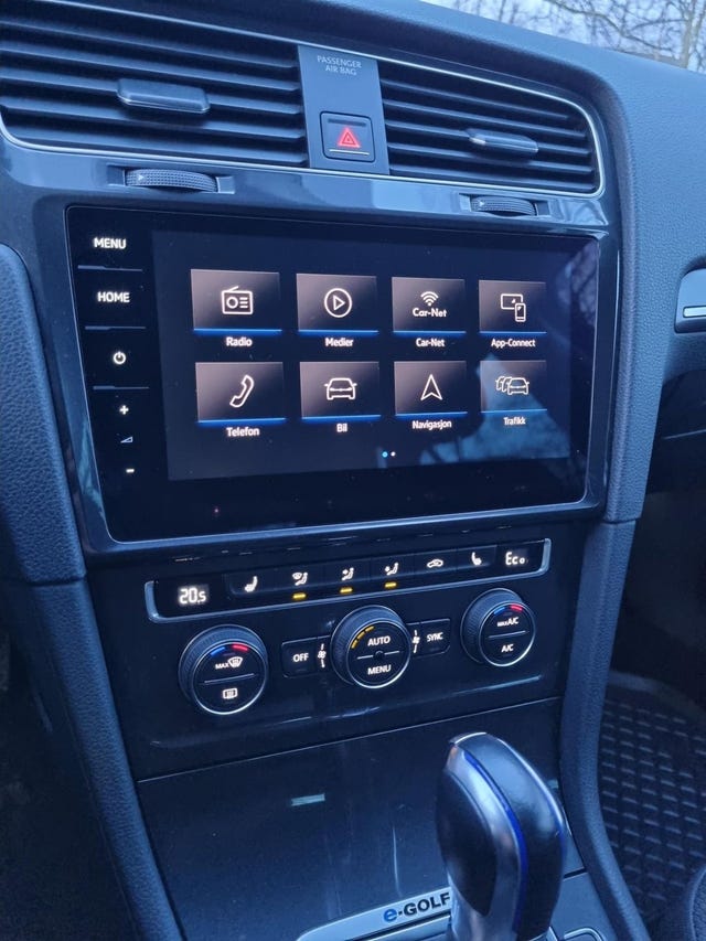 2018 VOLKSWAGEN GOLF - 32