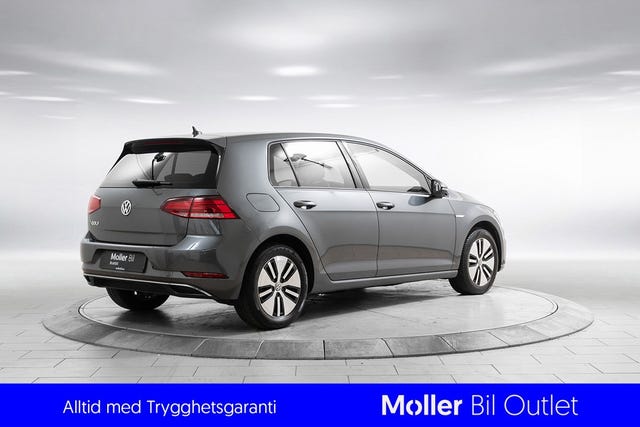 WVWZZZAUZJ8905823 2018 VOLKSWAGEN GOLF-4