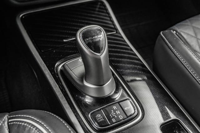 2020 MITSUBISHI OUTLANDER - 23