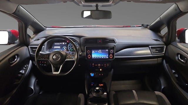 2018 NISSAN LEAF - 17