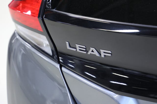 2022 NISSAN LEAF - 9