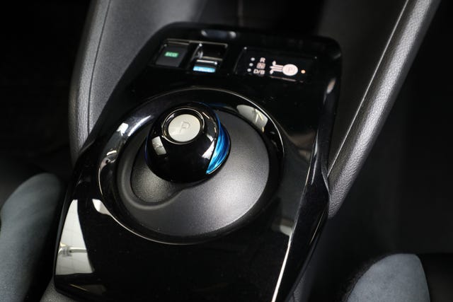 2022 NISSAN LEAF - 20