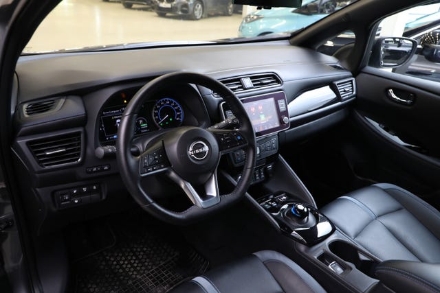 2022 NISSAN LEAF - 24