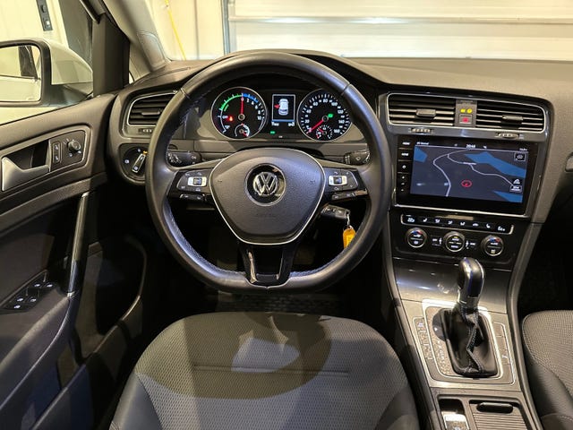 2018 VOLKSWAGEN GOLF - 13