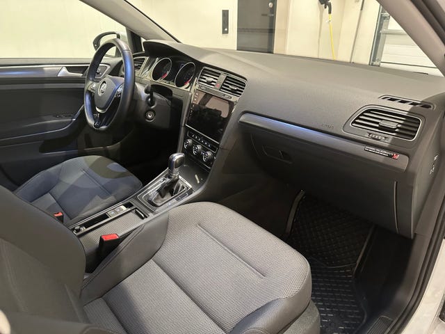 2018 VOLKSWAGEN GOLF - 21