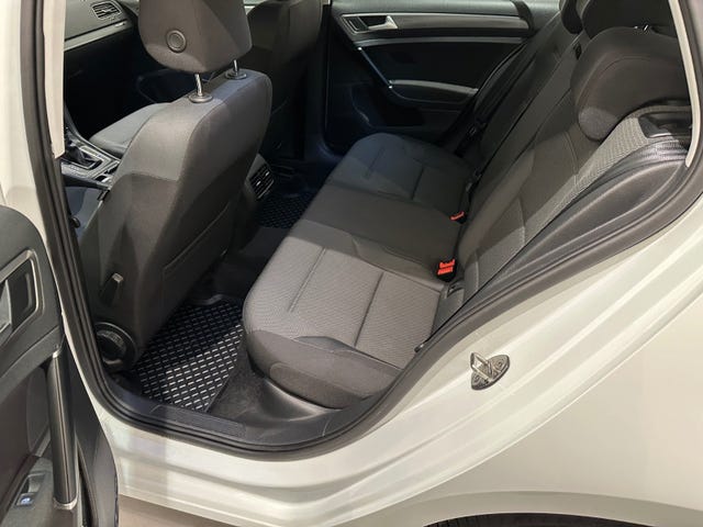 2018 VOLKSWAGEN GOLF - 23
