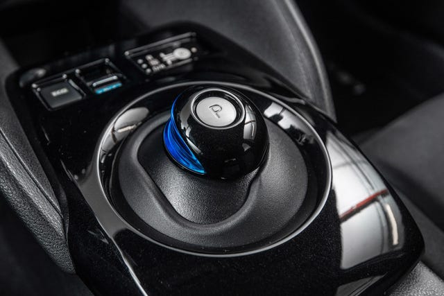 2022 NISSAN LEAF - 17