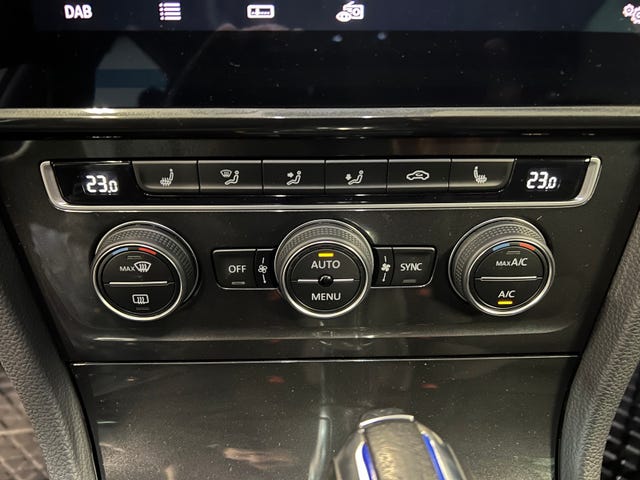 2018 VOLKSWAGEN GOLF - 15