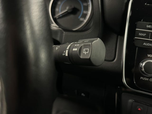 2018 NISSAN LEAF - 32