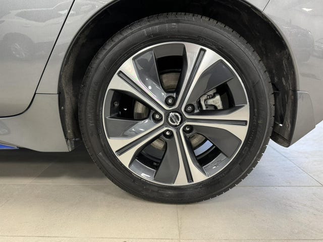 2018 NISSAN LEAF - 17