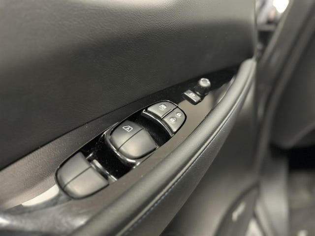 2018 NISSAN LEAF - 38